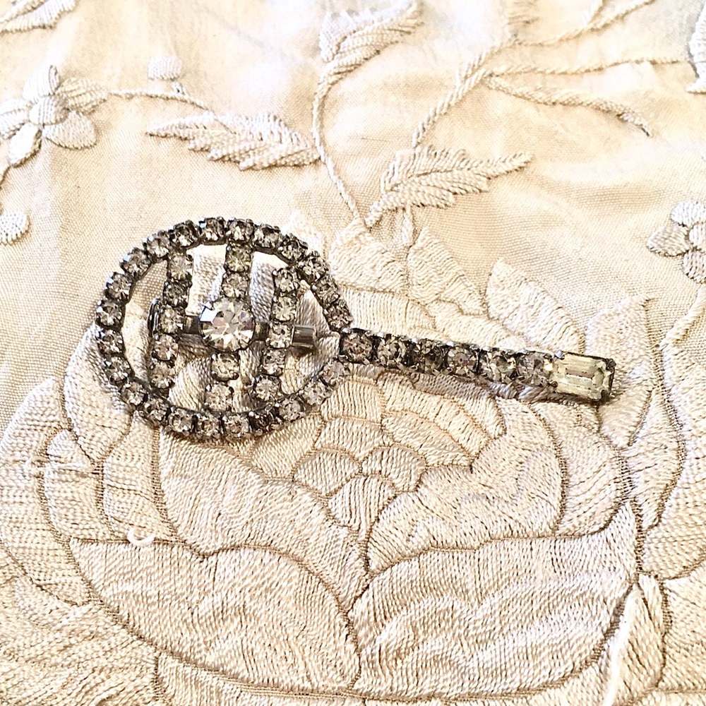 Vintage rhinestone tennis racquet brooch vtg pin